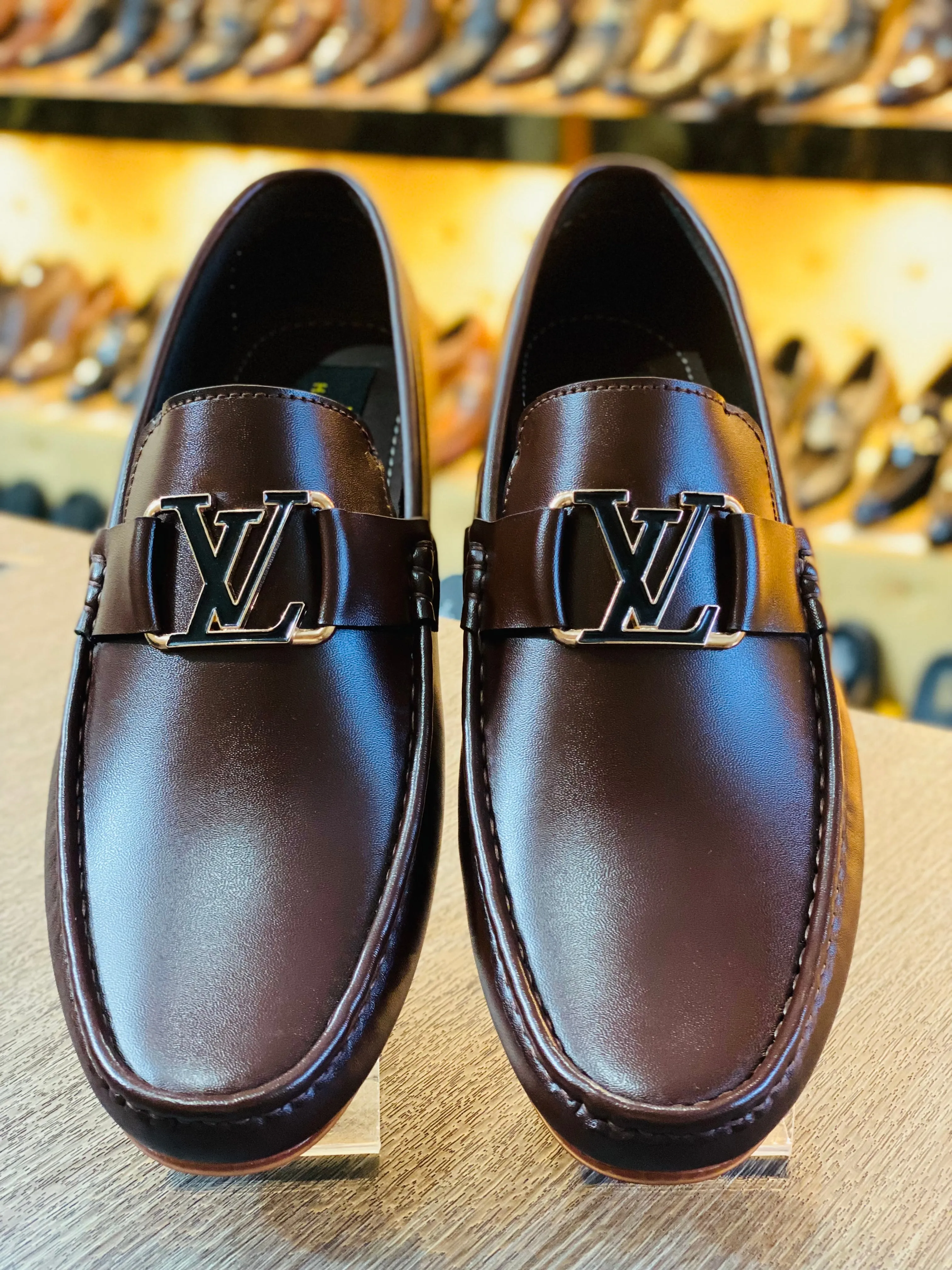 L-V BROWN LOAFERS