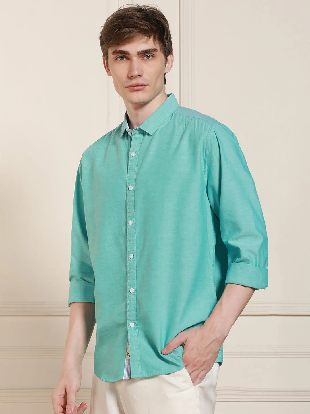 Men's Green Cotton Solid Spread Collar Casual Shirt